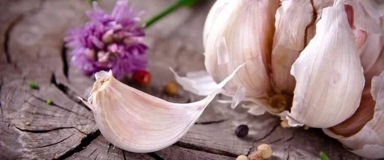 garlic to get rid of parasites from the body