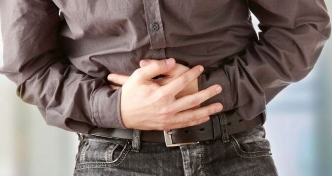 abdominal pain as a symptom of the presence of worms