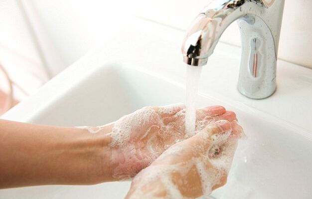 wash hands to prevent worm infections